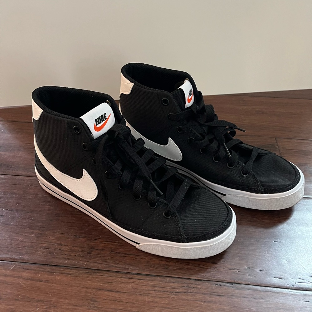 Nike mid legacy court